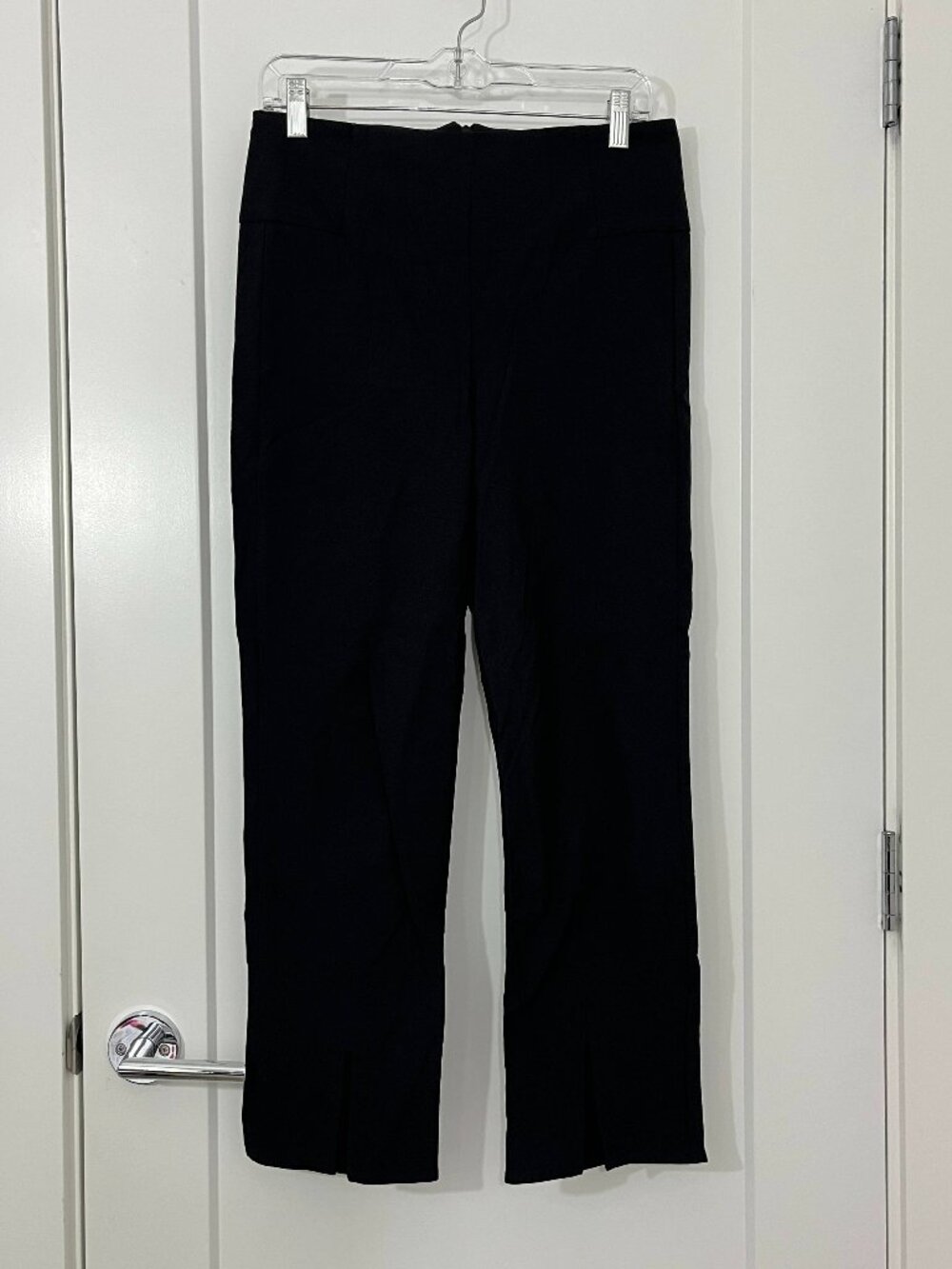 Athleta Size 10 Black Pull-On Ankle Trousers with Zip Pocket